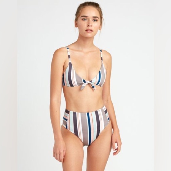 🌸RVCA Off Shore Knot Front🌸 - Picture 3 of 5